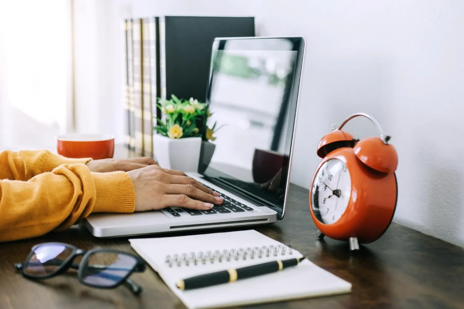 Trucos para mejorar la productividad hoy en día: bloques de 50/10, alarmas suaves y estado que silencia las distracciones